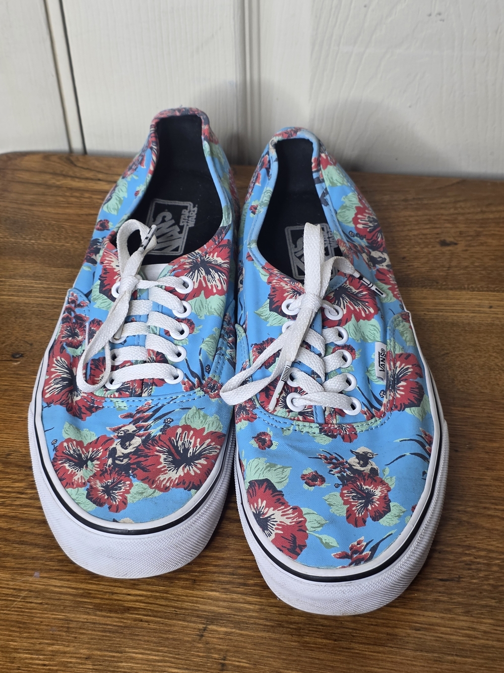 Rare Vans x Star Wars Authentic Yoda Aloha Floral Sneakers Men 9.5 Women 11